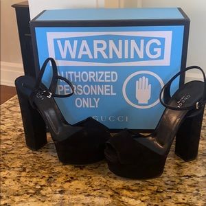 Gucci platform high heel sandals black velvet